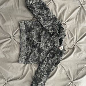 Grey Camo Seamless gymshark crop top.